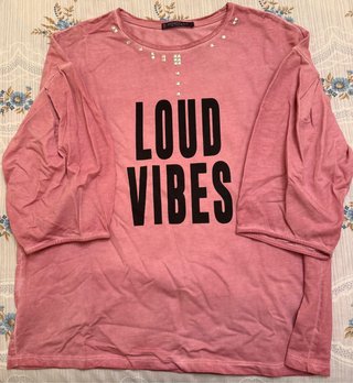 Camiseta Violeta by Mango rosa con tachuelas