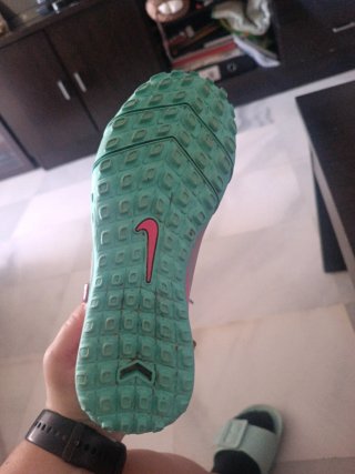 Zapatillas Nike Fútbol Gris y Rosa