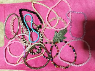 Lote de pulseras variadas