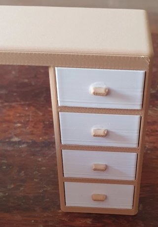 Muebles Dollhouse: Escritorio, Estantería y Silla