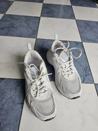 Zapatillas Fila Talla 38.5 Blancas