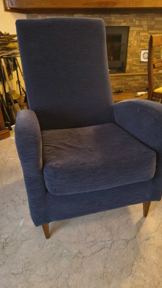Sillón orejero azul tela