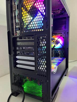 PC Gaming con luces RGB