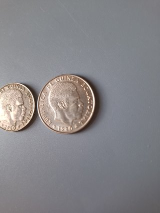 LOTE 2 MONEDAS GUINEA ECUATORIAL 1980