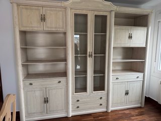 Mueble de salón madera y cristal,