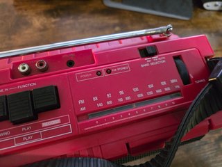 Radio Boombox Sharp WQ-T232 Roja