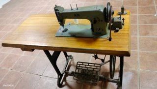 Máquina de coser Alfa profesional antigua