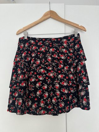 Falda Zara volantes estampado floral L