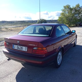 BMW Serie 3 318 is (E36)