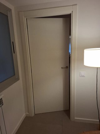 Puerta lacada blanca