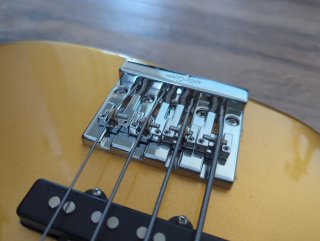 Bajo Jet Guitars JJB-300 Muy mejorado.