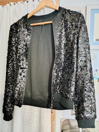 ✨ Bomber de lentejuelas negra estilo chic casual ✨