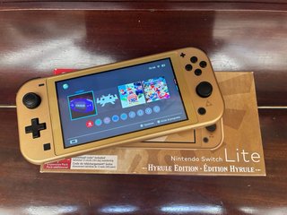 Nintendo Switch Lite Edición Hyrule Dorada