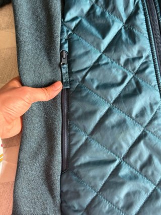 Chaqueta deportiva Quechua color verde azulado