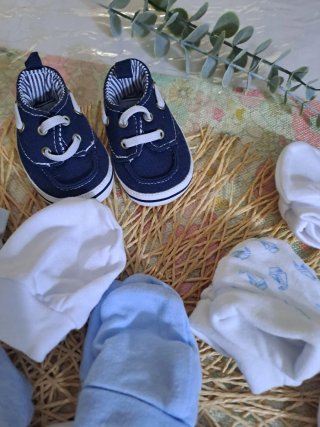 Lote manoplas y zapatitos bebé