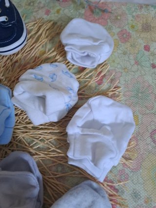 Lote manoplas y zapatitos bebé