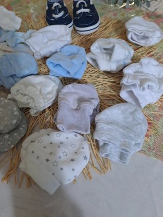 Lote manoplas y zapatitos bebé