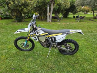Husqvarna FE 250 Enduro Moto