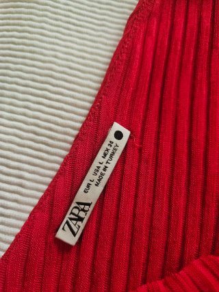 Vestido largo canalé rojo Zara