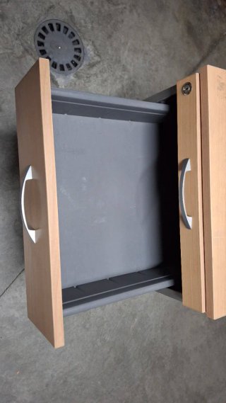 Cajonera de madera con 3 cajones