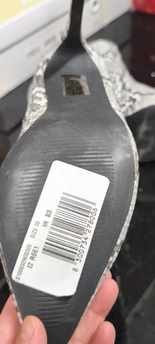 Botines de tacón con estampado de serpiente