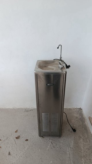 Fuente de agua Zerica