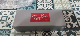 Gafas de sol Ray-Ban Clubmaster Negras y Doradas