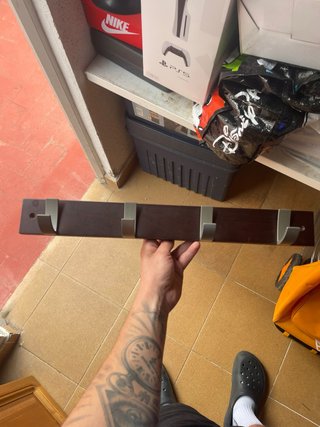 Perchero de madera con ganchos metálicos 6x49