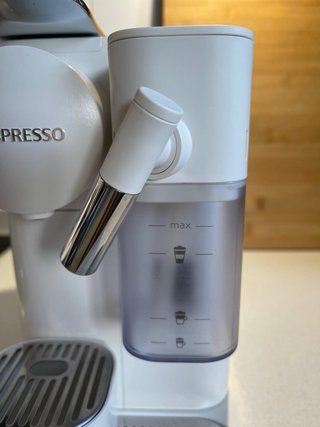 Macchina da caffè Nespresso Lattissima One Bianca