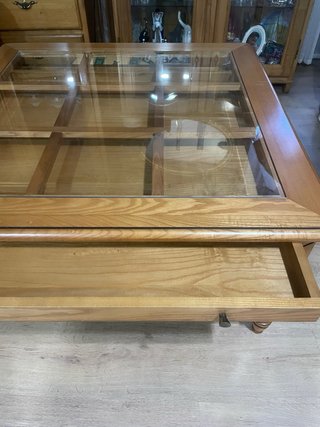 Mesa de centro de madera de fresno con cristal