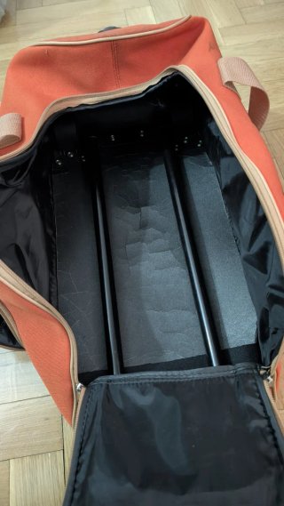 Mochila con ruedas naranja