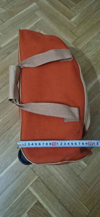 Mochila con ruedas naranja