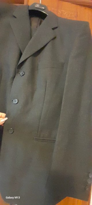 Traje de hombre gris marengo