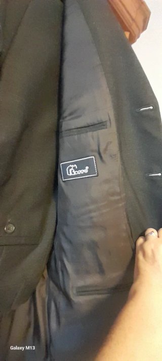 Traje de hombre gris marengo