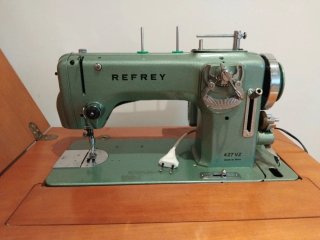 Máquina de coser Refrey 427 VZ