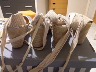 Zapatillas esparteñas cuña beige y plata