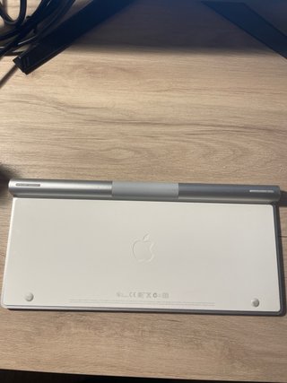 Tastiera Apple Argento e Bianco