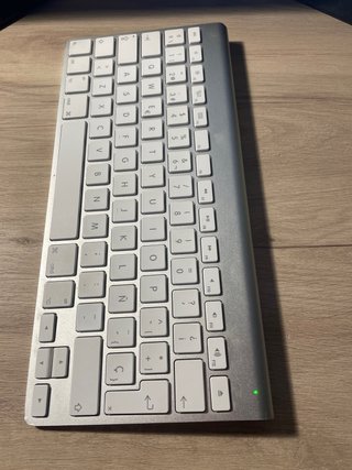 Tastiera Apple Argento e Bianco