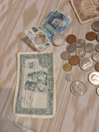 Colección de billetes y pesetas antiguas