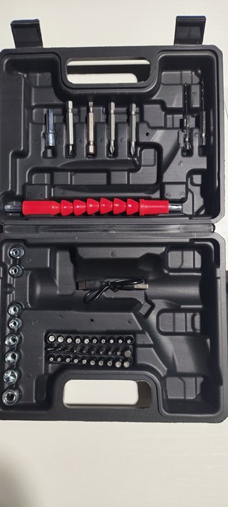 Mini taladro eléctrico con accesorios