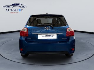 Toyota Auris 1.4 D-4D Active