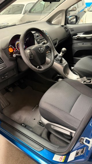 Toyota Auris 1.4 D-4D Active