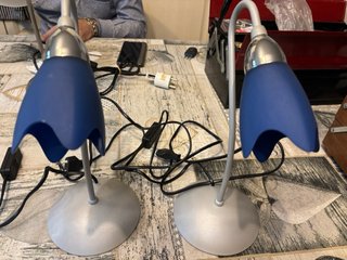 2 Lampade da tavolo design blu/argento