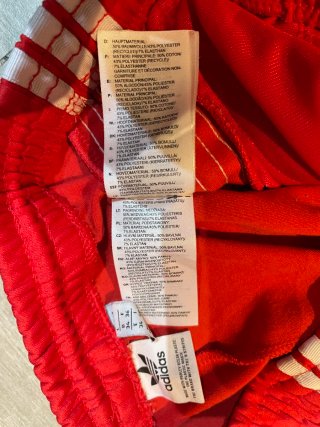 Pantalón Adidas rojo rayas blancas