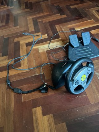 Volante Thrustmaster Universal Challenge 5 en 1 V4