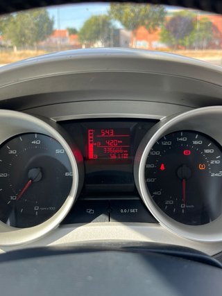SEAT Ibiza 2009 1.9 Stylance Rojo