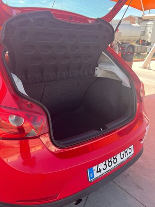 SEAT Ibiza 2009 1.9 Stylance Rojo