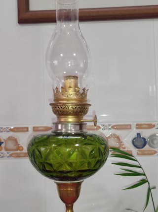 Quinqué antiguo verde cristal latón