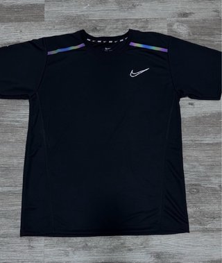 Camiseta Nike Negra y Blanca