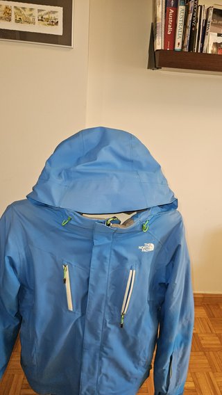 Chaqueta esquí azul. The North Face